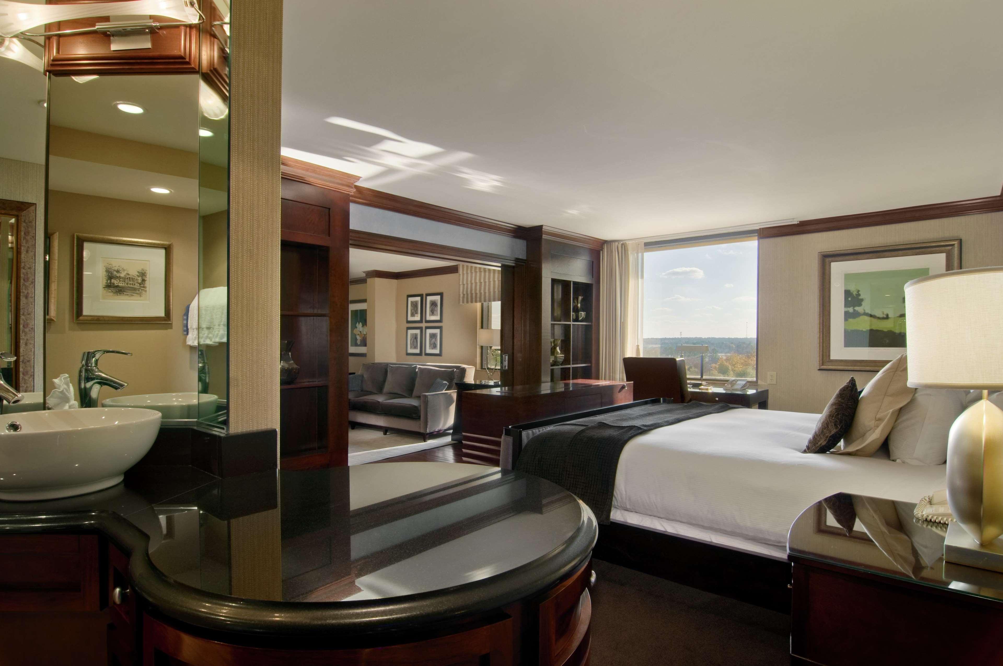 Hotel Hilton Raleigh North Hills Zewnętrze zdjęcie