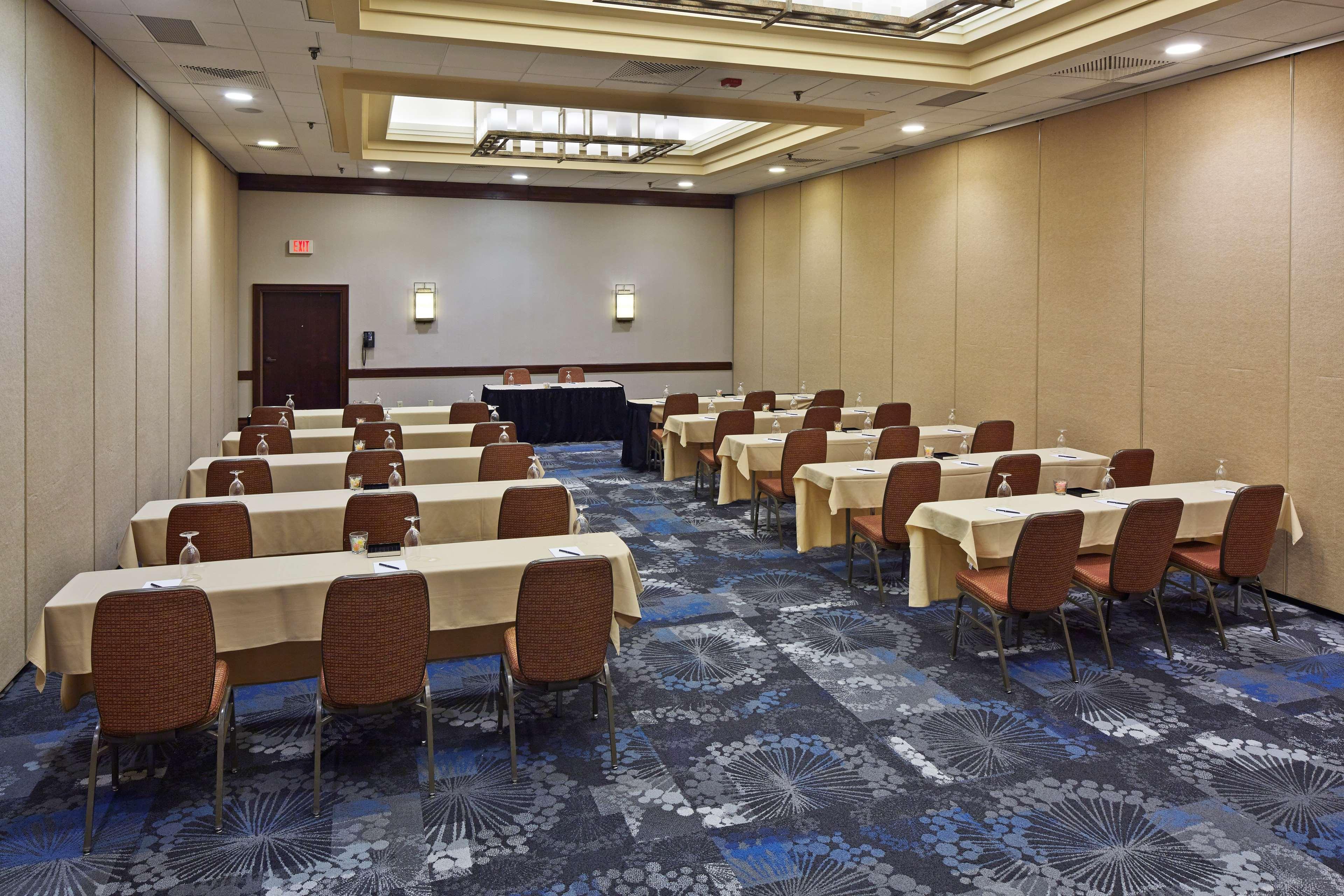 Hotel Hilton Raleigh North Hills Zewnętrze zdjęcie
